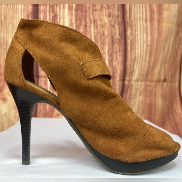 Brash brown faux suede like, buckle, open toe, platform, high heels size 7 - Picture 10 of 17